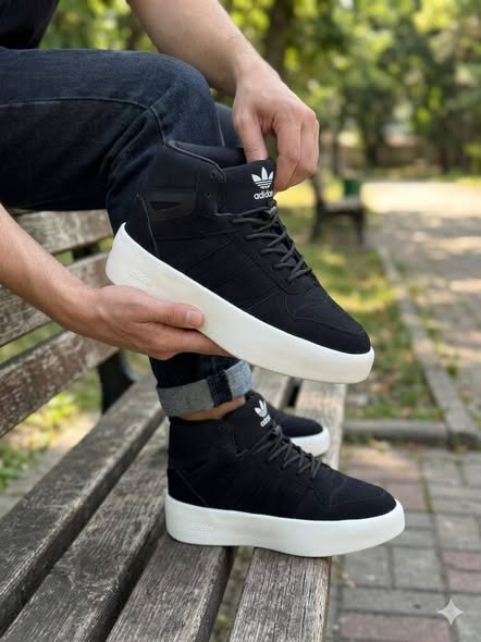 ADIDAS SNEAKERS photo 1