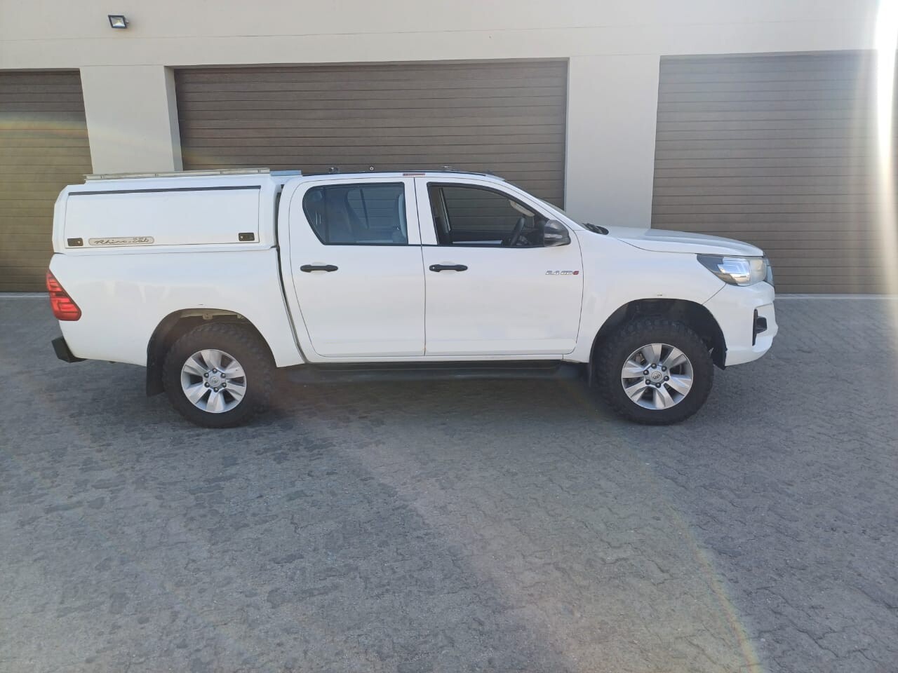 Toyota hilux 2.4 GD6 2020 model for sale!!! photo 5