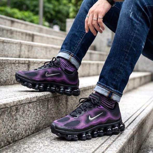 Sneakers photo 1