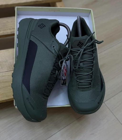 Sneakers photo 3