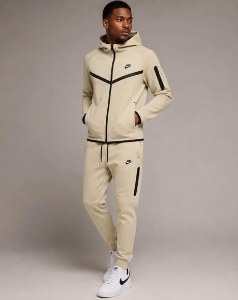Tracksuits photo 1
