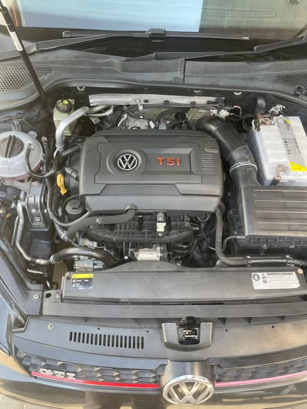 Golf 7 GTI engine photo 2