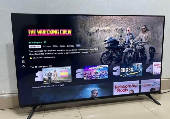 Hisense 40 inch Smart Tv with smart remote photo 1