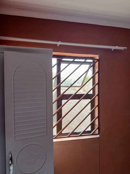 Two bedroom flat to rent photo 1