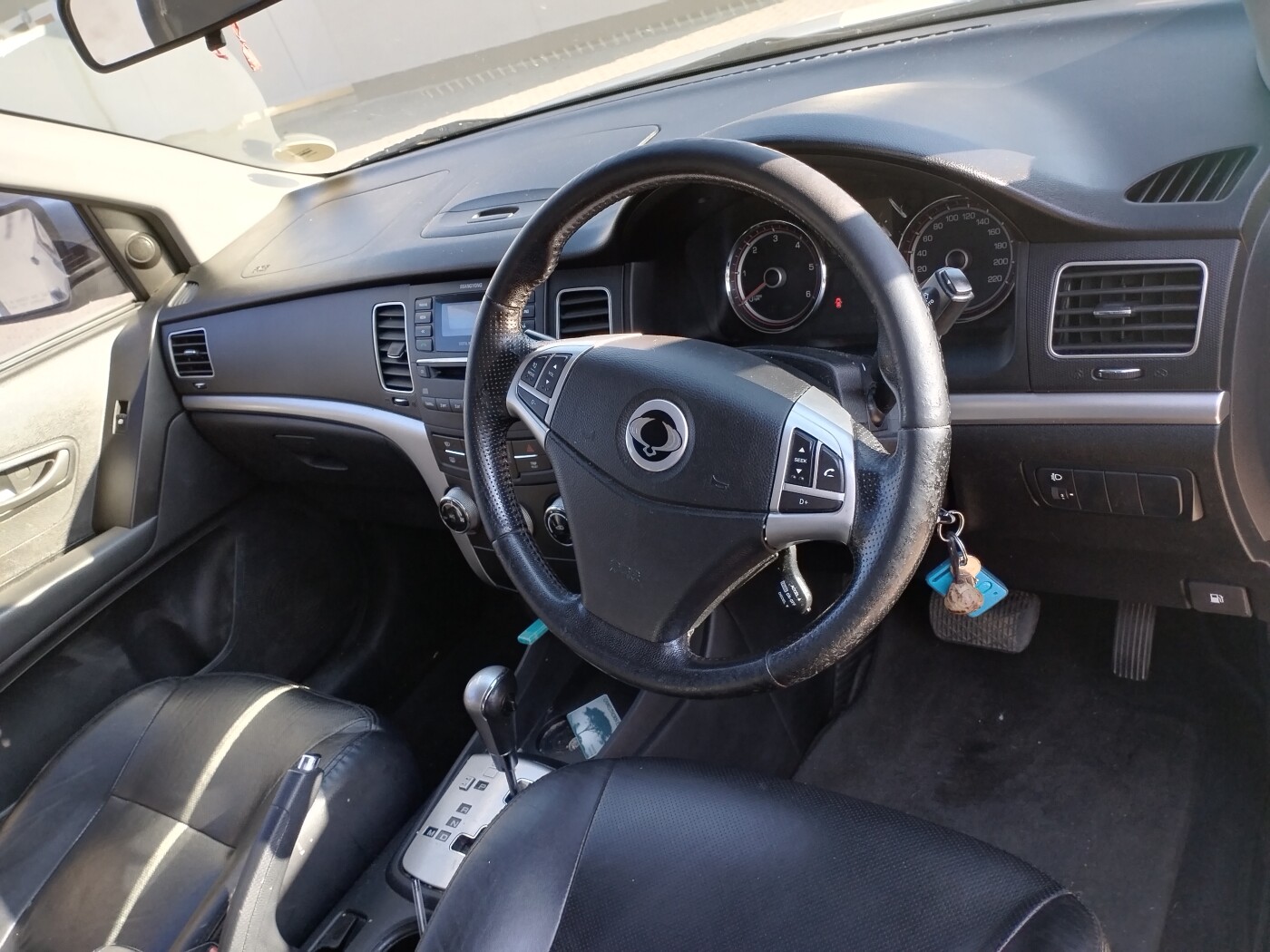 Ssangyong Korando 2015 SUV for sale photo 4