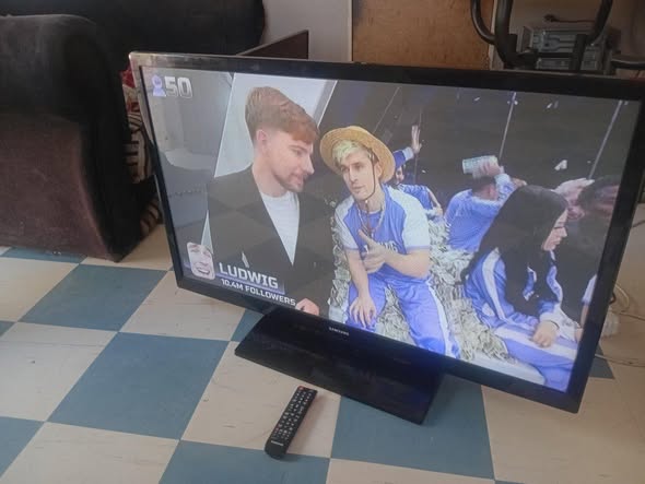 Samsung 43 inch photo 1