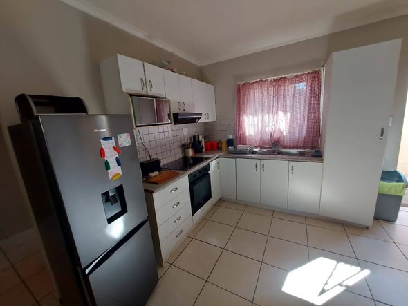3 Bedroom Townhouse For Sale In Okahandja In Town photo 2