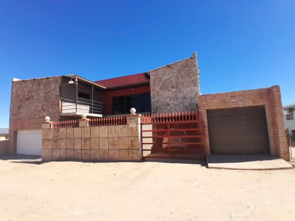 Four Bedroom House For Sale In Okahandja Smarties photo 1