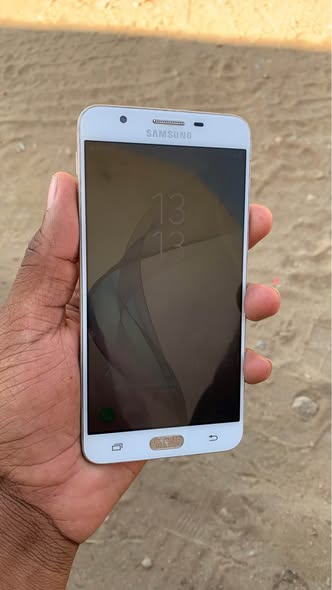 Samsung j7 prime photo 1