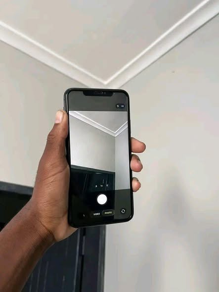 Iphone 11 pro max (256GB) photo 2