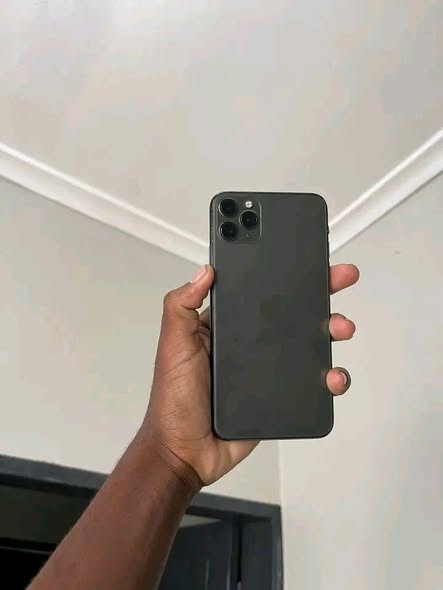 Iphone 11 pro max (256GB) photo 3