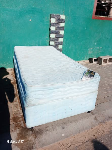 Single bed photo 1