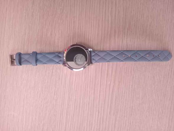 Watch photo 1