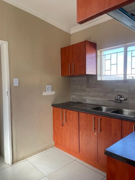 2 BEDROOM BACKYARD FLAT FOR RENT photo 3