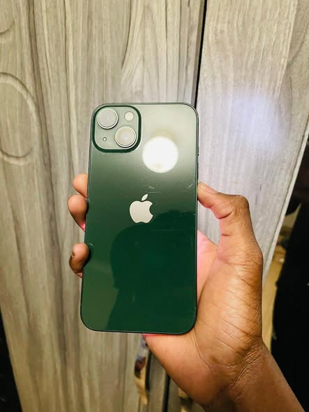iPhone 13 128gb photo 1