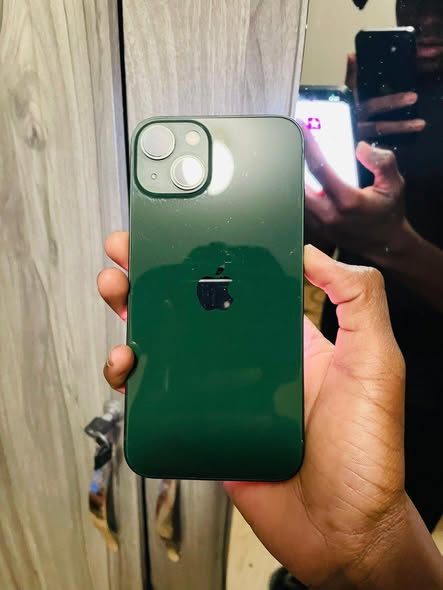 iPhone 13 128gb photo 4