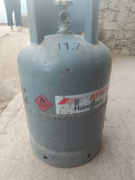 9Kg Gas Cylinder + Cooking stand photo 5