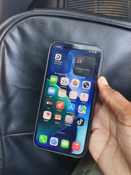 Iphone 12 pro 128 gig photo 1