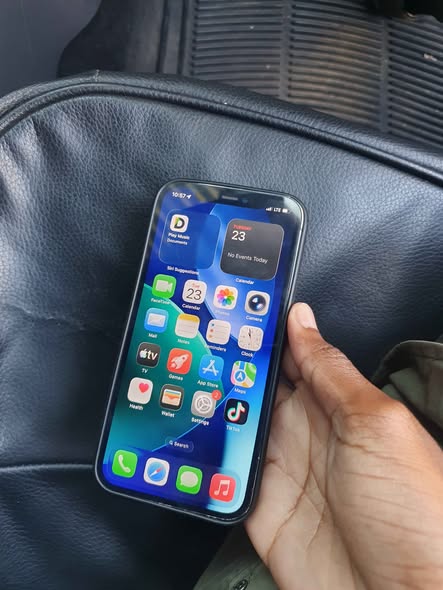 Iphone 12 pro 128 gig photo 4