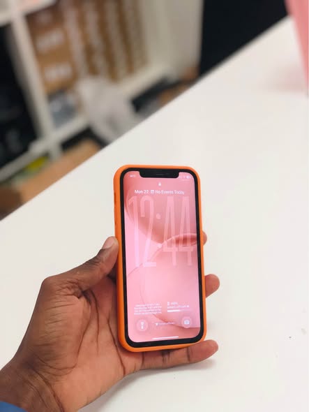 iPhone 12 Pro 128 Gig photo 1