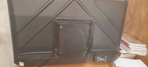 40" Hisense smart TV photo 2