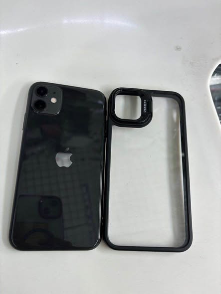 iPhone 11  64GB photo 4
