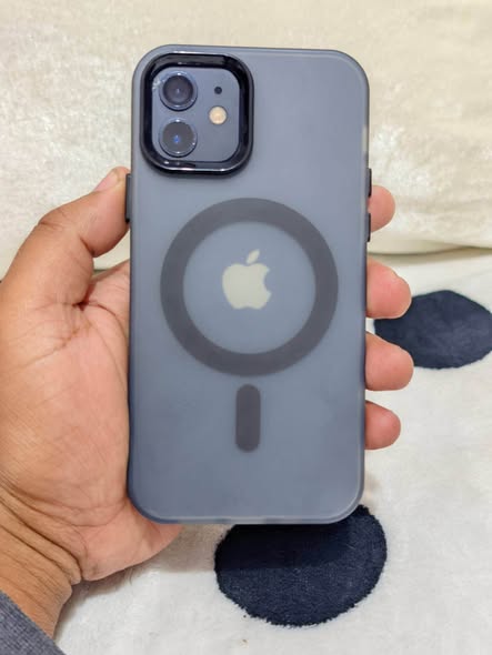 iPhone 12 64GB photo 2