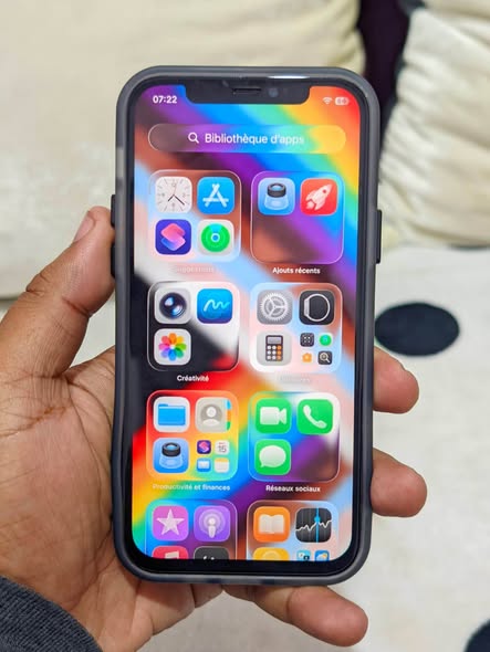 iPhone 12 64GB photo 3