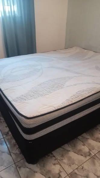 Good second hand Queen size bed photo 2