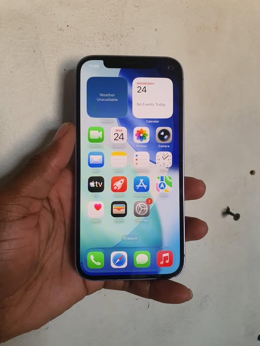 IPhone 12 photo 1