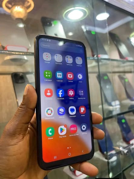 Samsung A05 photo 1