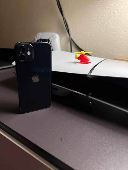 iPhone 12 Mini (128GB) photo 1