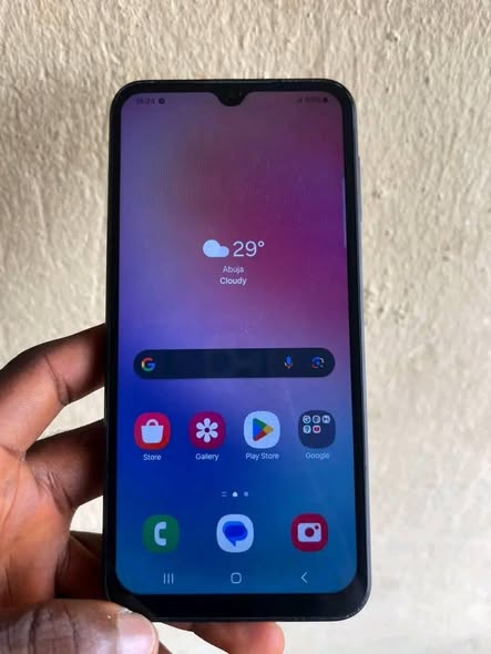 Samsung A24 photo 1