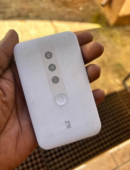 Pocket Wi-Fi photo 2