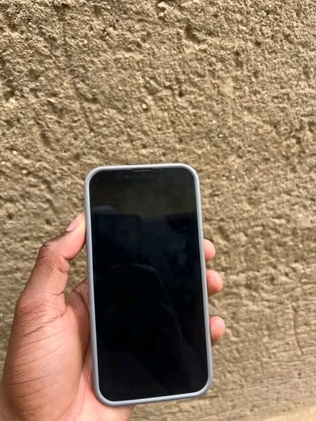 iPhone 13 photo 2