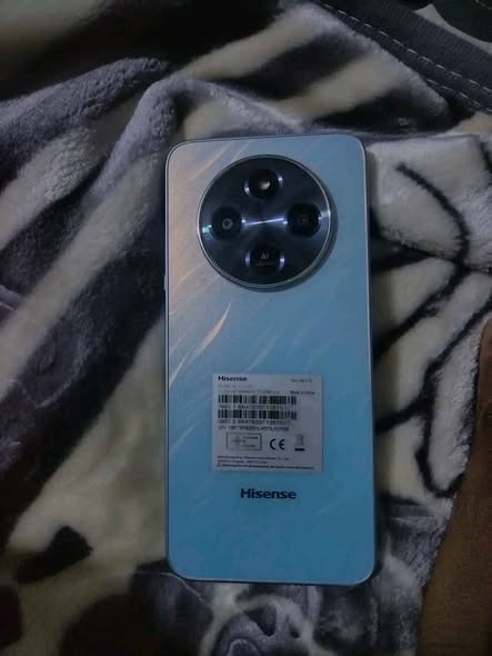 Hisense E72 128GB photo 2