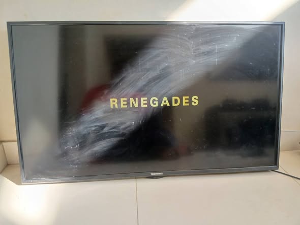 Telefunken 43inch normal TV with remote photo 5