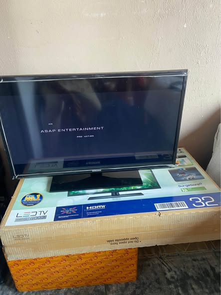 Samsung 32 inch TV photo 2