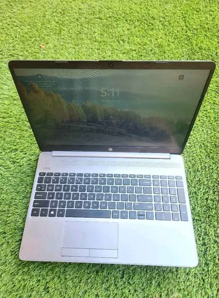 HP g8 laptop photo 1