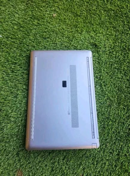 HP g8 laptop photo 4