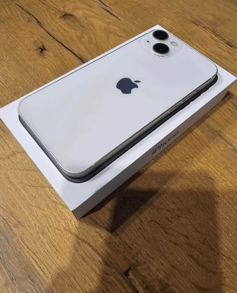 iPhone 13 photo 1