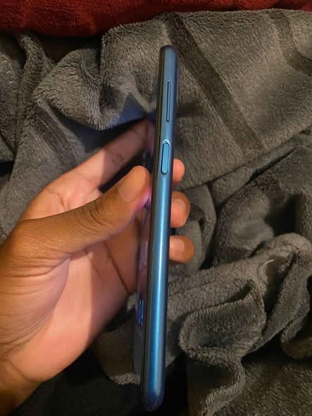 Samsung Galaxy A12 photo 3