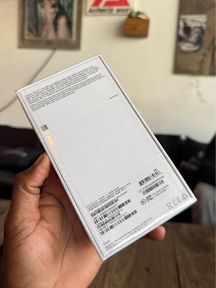 iPhone 11 64 gigs photo 5