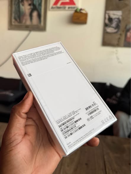 iPhone 11 64 gigs photo 1