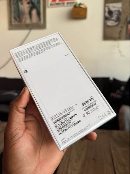 iPhone 11 64 gigs photo 4