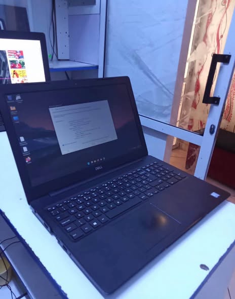 Dell laptop photo 4