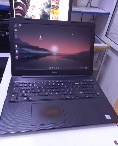 Dell laptop photo 1