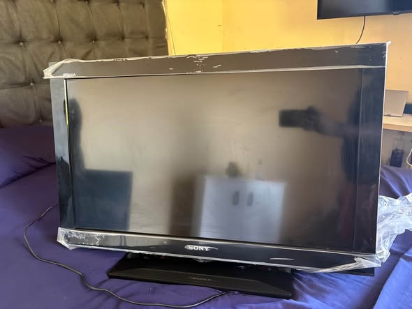 Sony Tv 32 inch photo 1