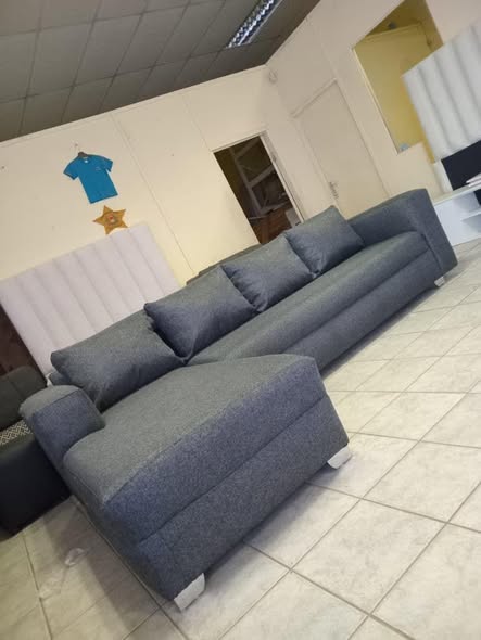 L Shape Couch photo 3