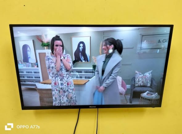 Hisense 32 inch Smart Tv photo 1